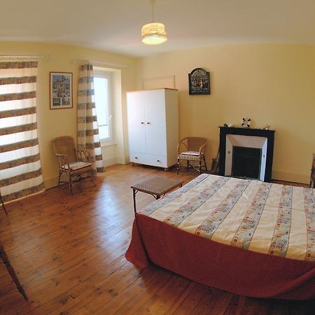 La Maison De Mariecamille Otel Saint-Germain-Lembron Dış mekan fotoğraf