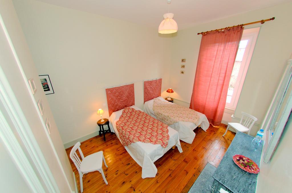 La Maison De Mariecamille Otel Saint-Germain-Lembron Dış mekan fotoğraf