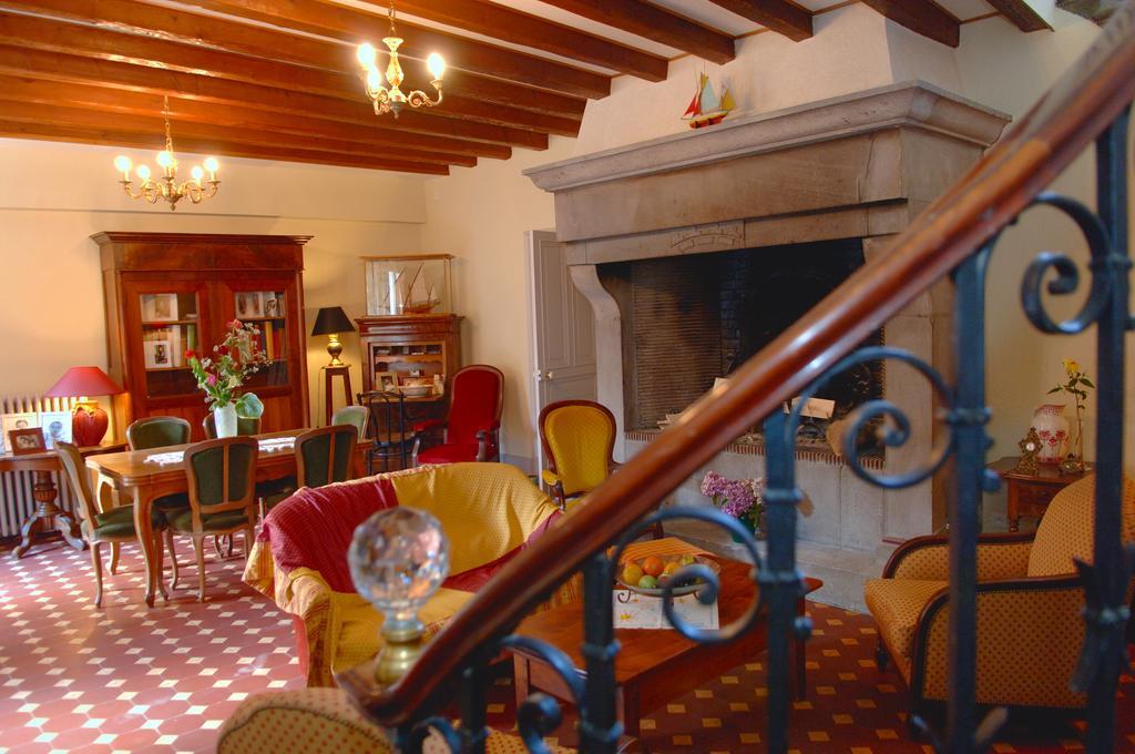 La Maison De Mariecamille Otel Saint-Germain-Lembron Dış mekan fotoğraf