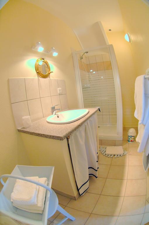 La Maison De Mariecamille Otel Saint-Germain-Lembron Dış mekan fotoğraf