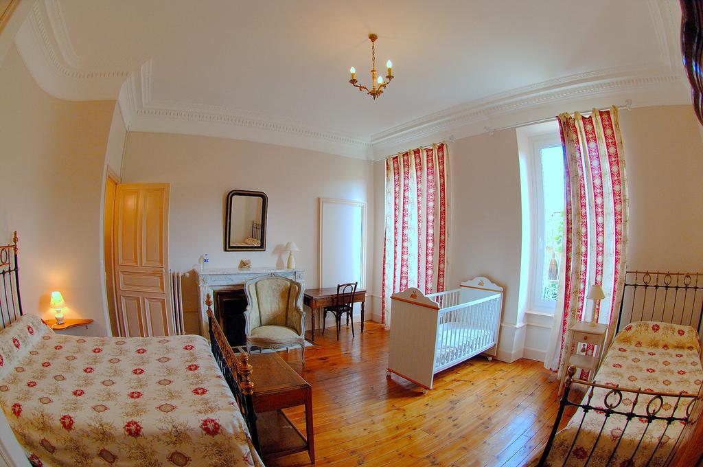 La Maison De Mariecamille Otel Saint-Germain-Lembron Dış mekan fotoğraf